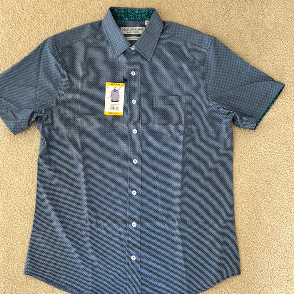 Mens Casual light weight shirt. New with Tags
